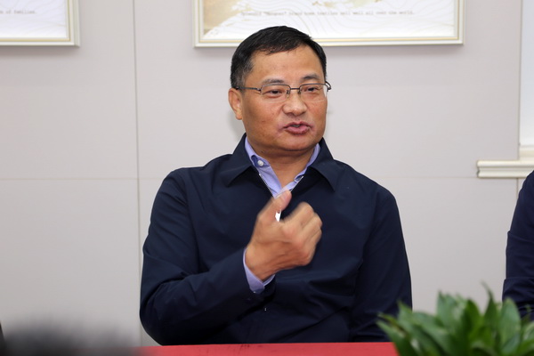 中國紡織品進(jìn)出口商會(huì)曹甲昌會(huì)長一行來青調(diào)研家紡行業(yè)